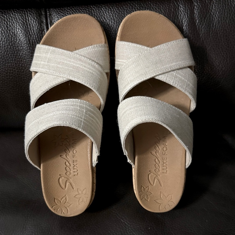 Skechers Women's Luxe From Tan Slide Sandals